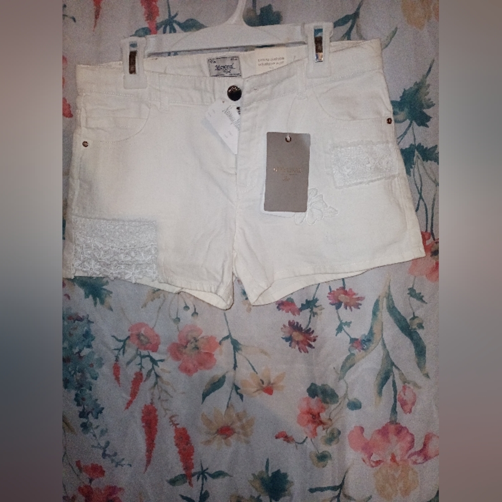 Stretch denim lace trim shorts